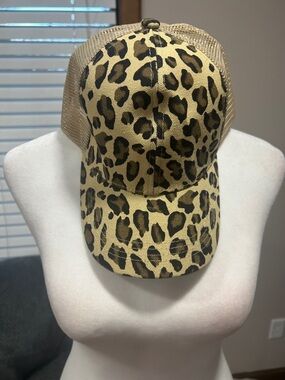 Adjustable Snap back Leopard Print Mesh Trucker Hat - Brown & Black NEW